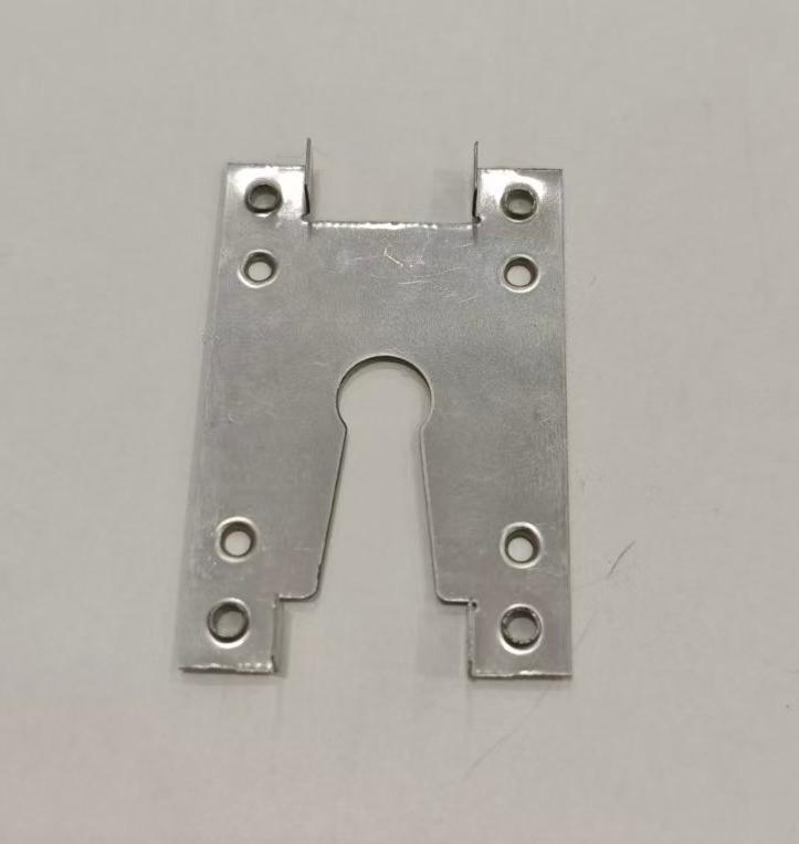 Зажим для крепления солнечных батарей типа H